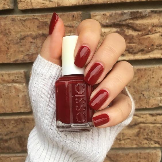 Ilustrasi nail polish warna maroon